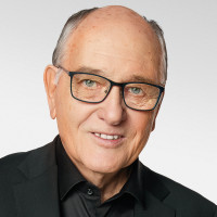 Porträtfoto von Heinz Oesterle
